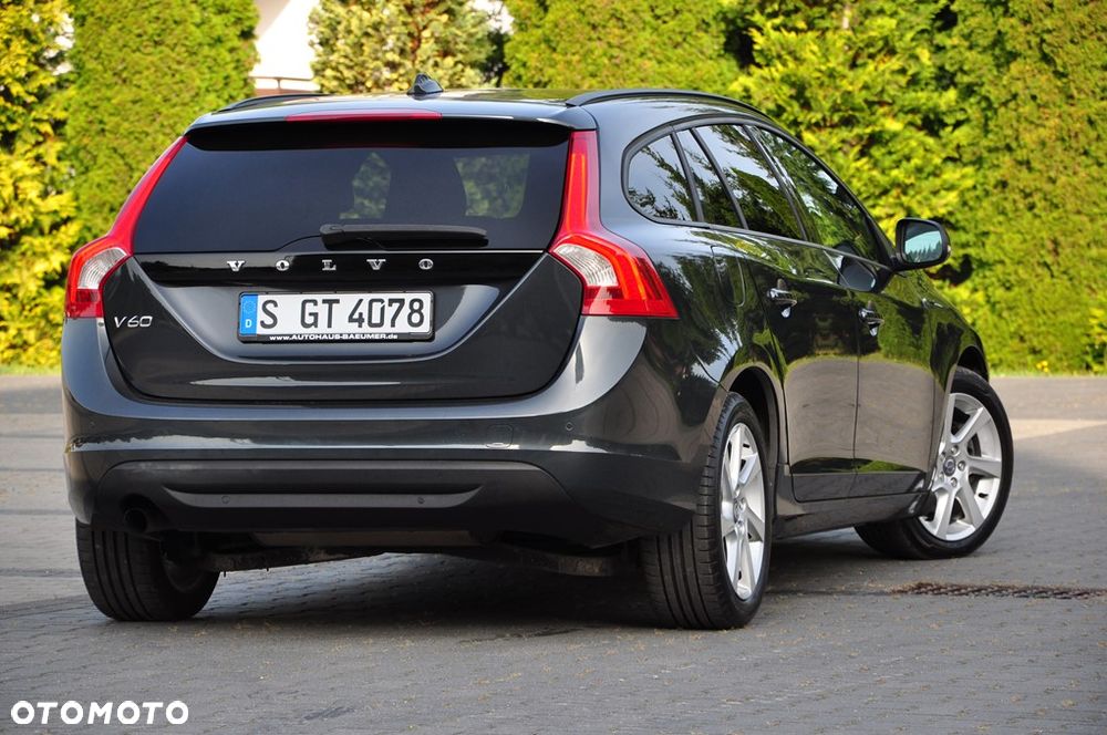 Volvo V60 D3 Momentum - 14