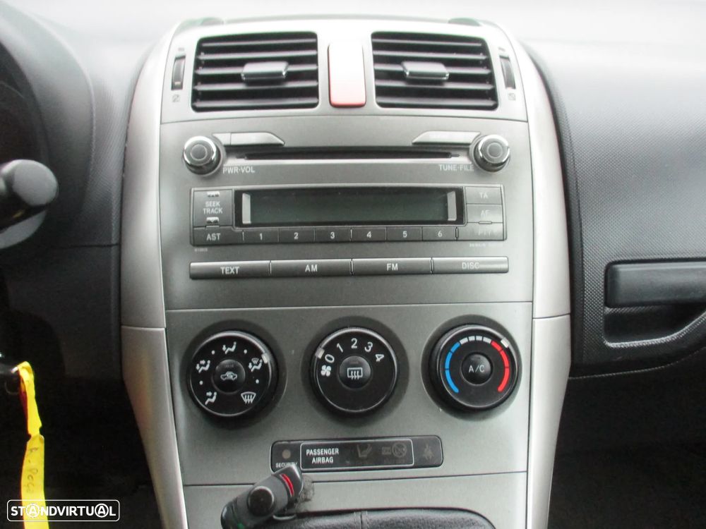 Toyota Auris 1.4 D-4D Luna - 13