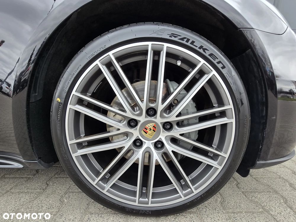 Porsche Panamera 4S - 8