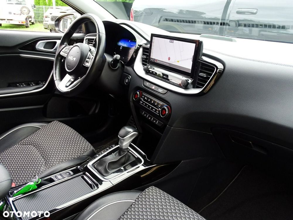Kia Ceed 1.6 GDI PHEV L Business Line DCT - 17