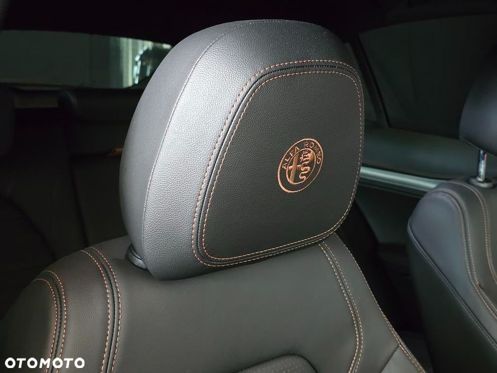 Alfa Romeo Stelvio 2.0 Turbo Intensa Q4 - 10