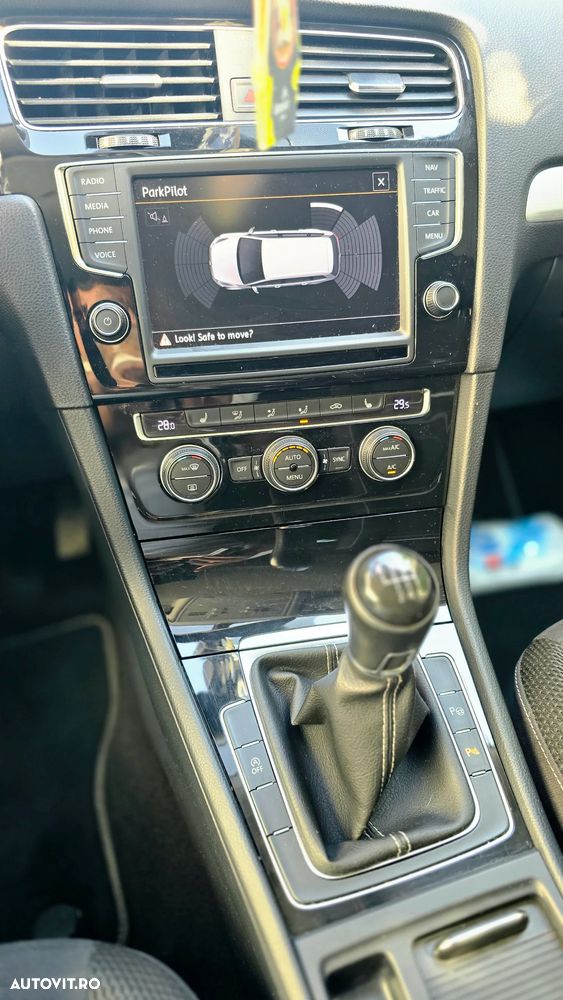 Volkswagen Golf - 8