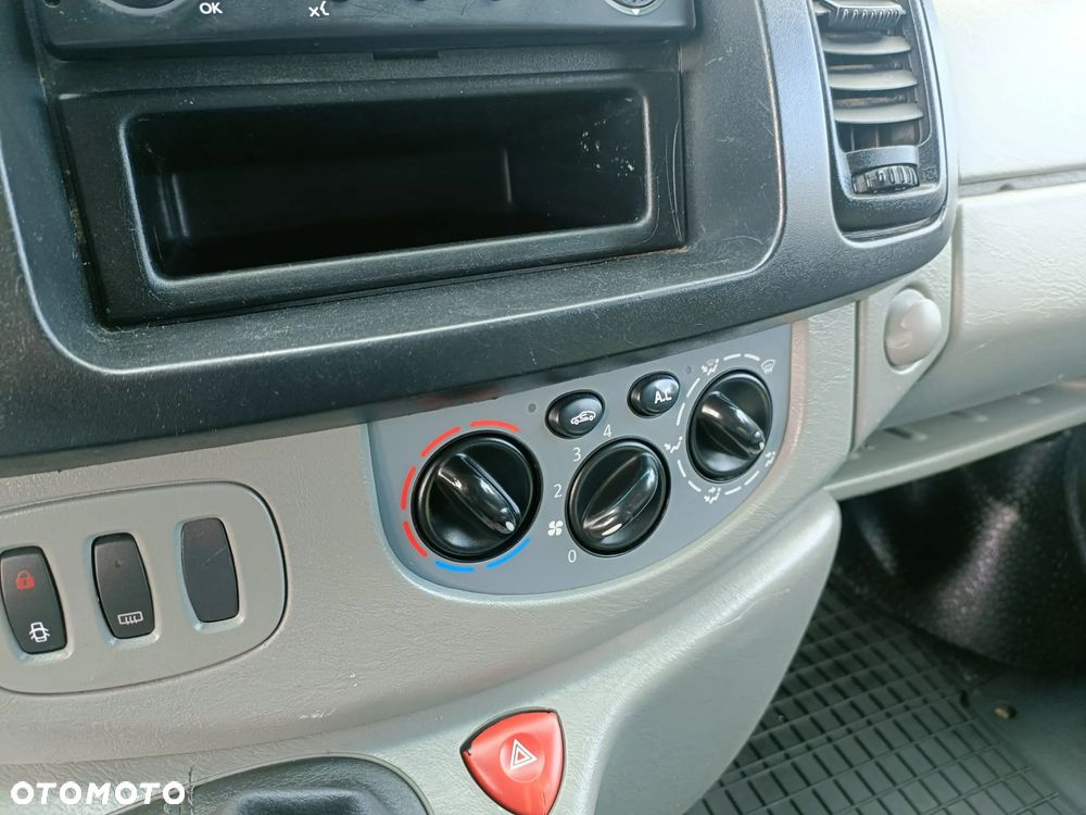 Renault Trafic - 11