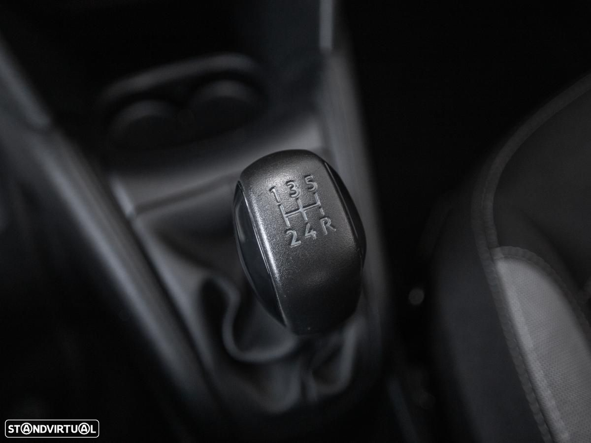 Peugeot 208 - 21