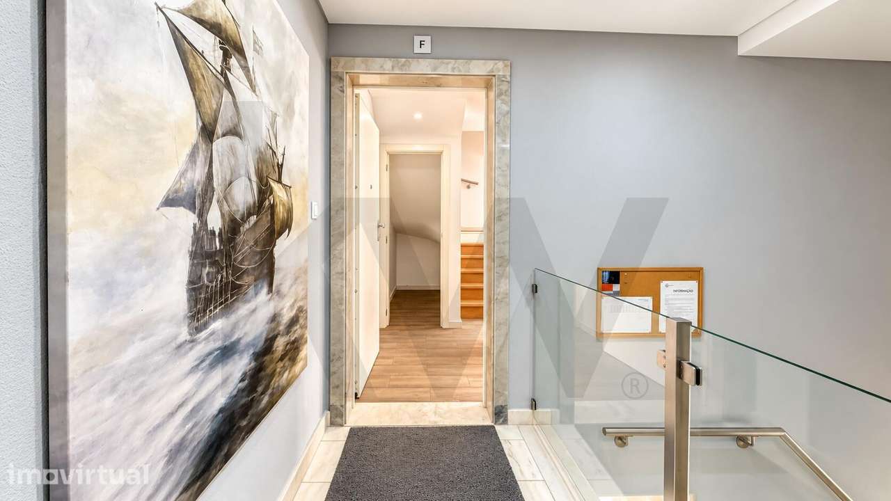 Apartamento T2 convertido em T3 para arrendamento em Alverca - Grande imagem: 2/28