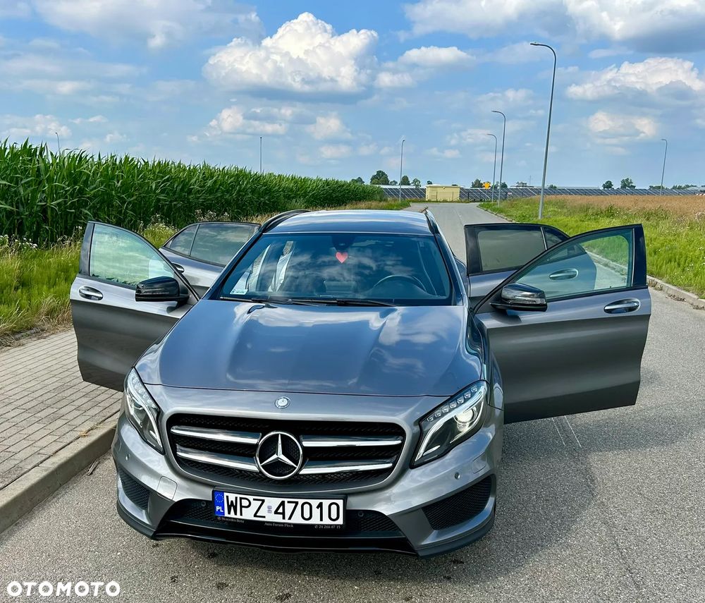 Mercedes-Benz GLA - 9