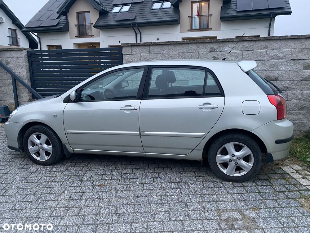 Toyota Corolla - 4