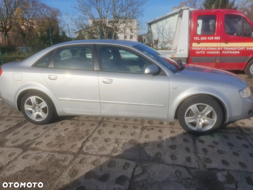 Audi A4 Limousine - 3