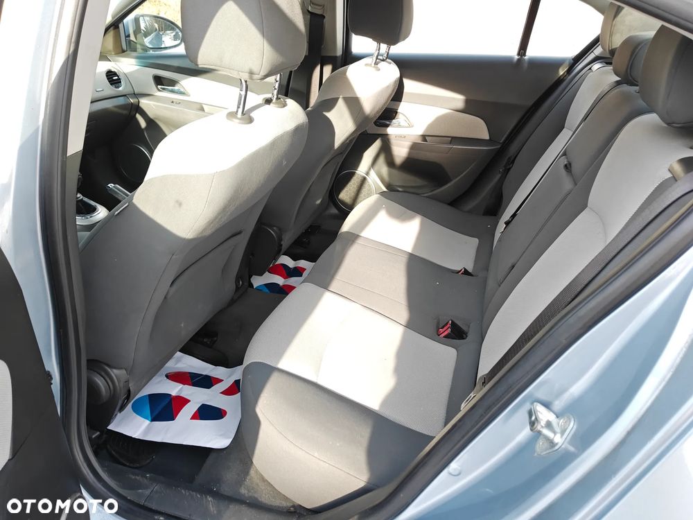 Chevrolet Cruze 2.0 LS - 8