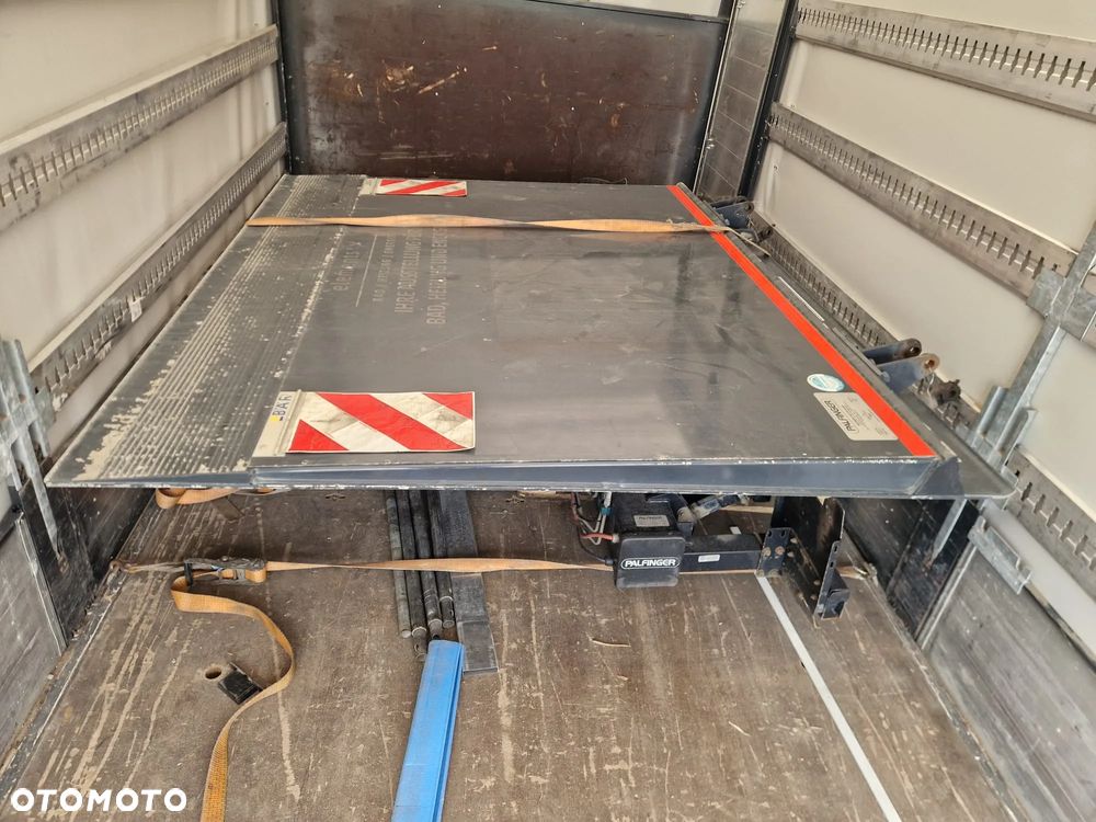 Kontener Zabudowa IVECO Plandeka Winda 6.16x2.47x2.56 - 9