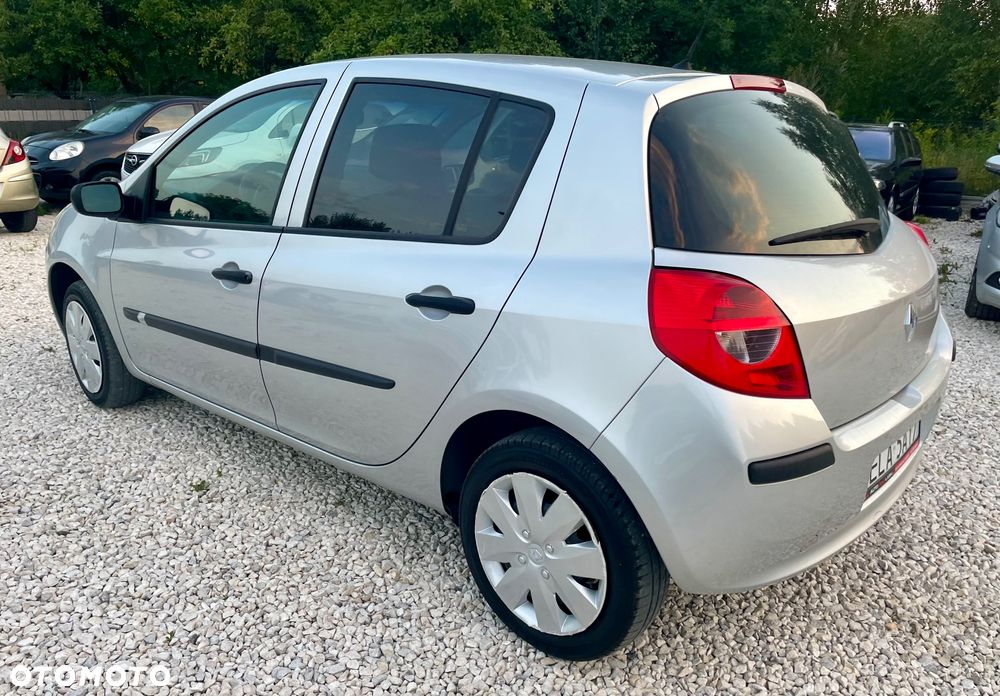 Renault Clio 1.2 16V Authentique - 14