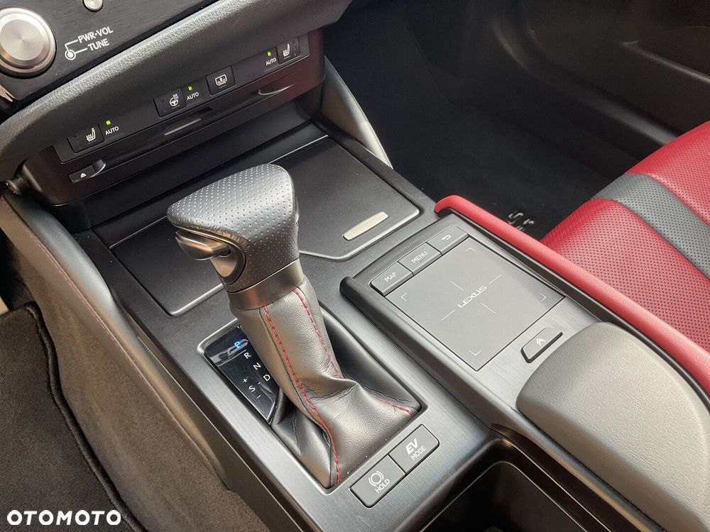 Lexus ES 300h F Sport Edition - 29