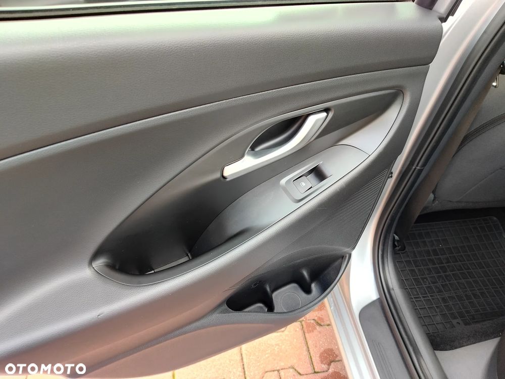 Hyundai i30 1.5 DPI Comfort - 16