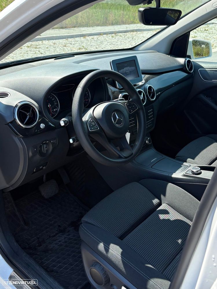 Mercedes-Benz B 220 - 6