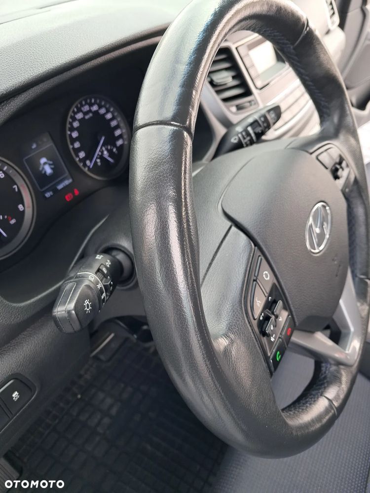 Hyundai Tucson 1.6 GDI BlueDrive Style 2WD - 16
