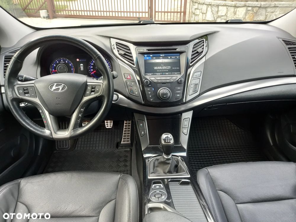 Hyundai i40 Kombi 2.0 Premium - 23