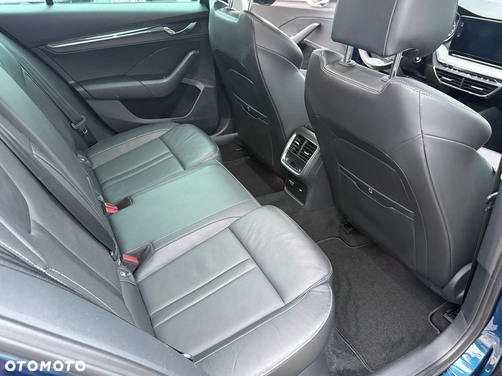 Skoda Octavia 2.0 TDI DSG Style - 37