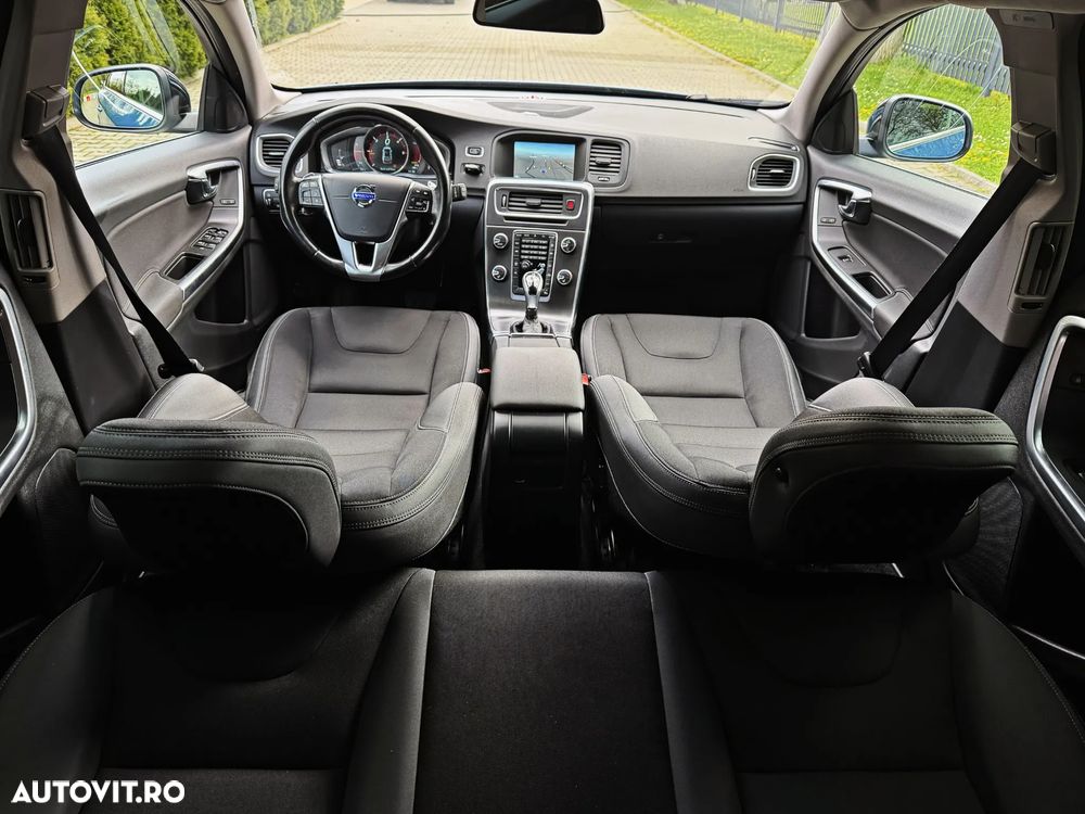 Volvo V60 D4 Geartronic Momentum - 12