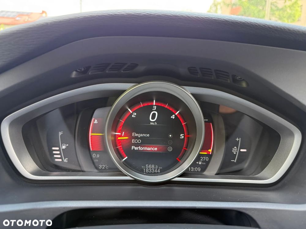 Volvo V40 D3 Drive-E R-Design Momentum - 13