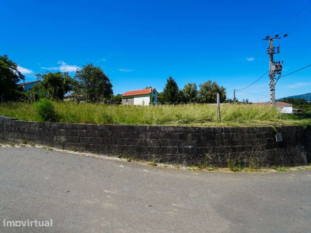 Terreno em zona de construção, com vistas agradáveis para o campo à... - Grande imagem: 2/6