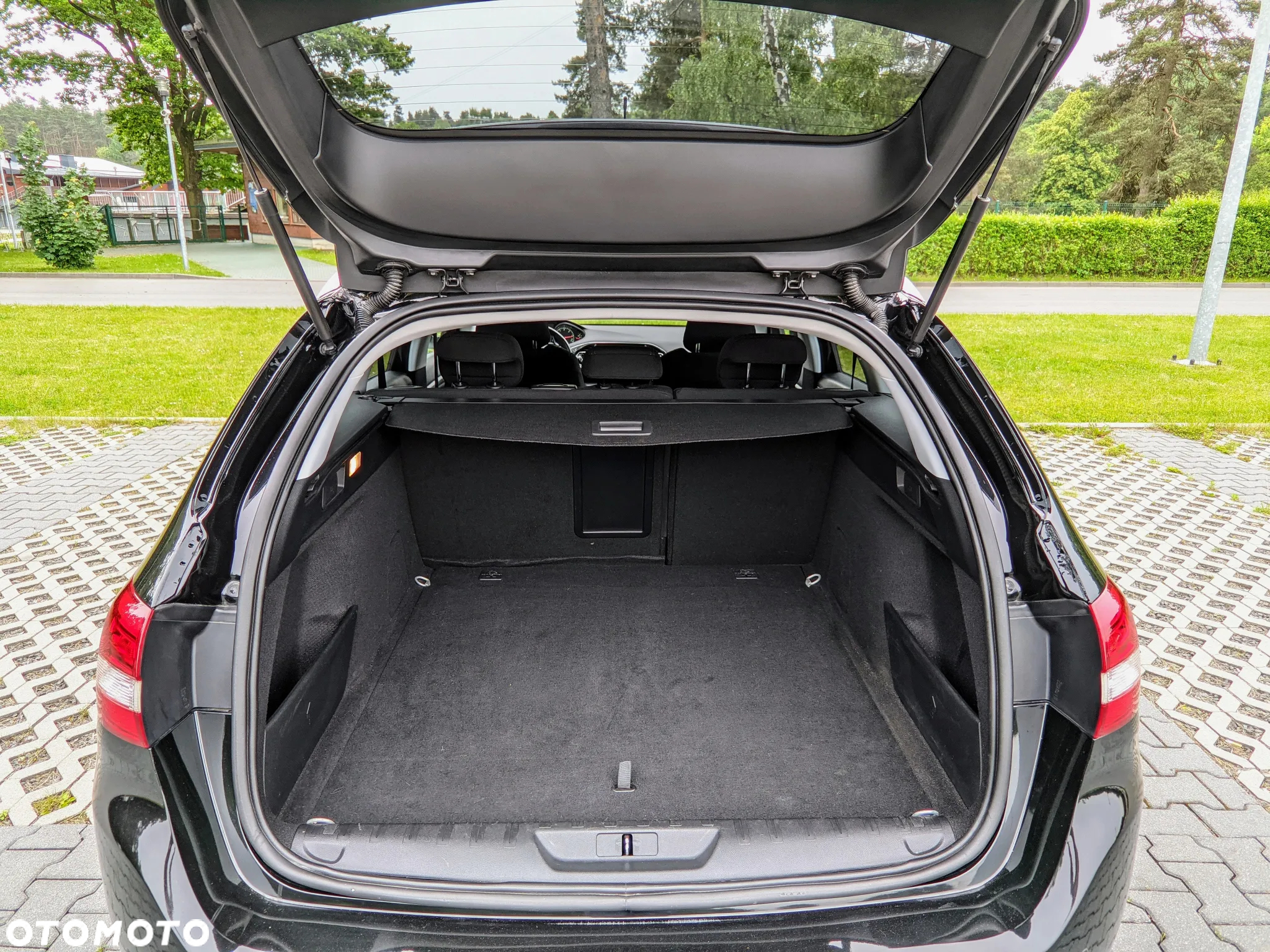 Peugeot 308 SW 1.6 BlueHDi Allure S&S - 14