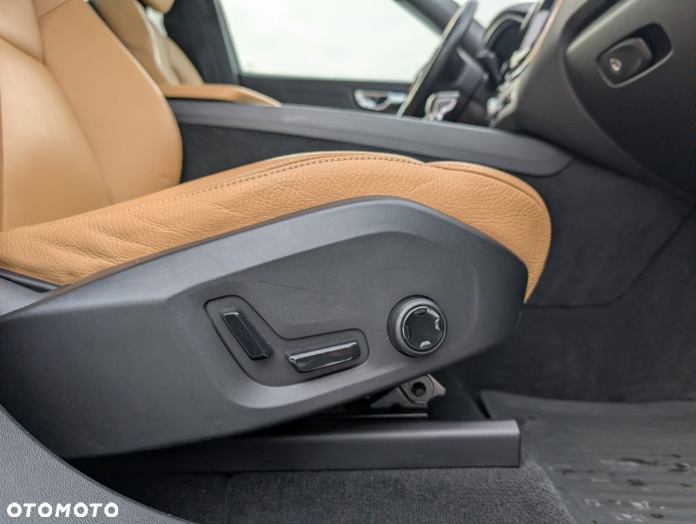 Volvo XC 60 T5 Geartronic Momentum Pro - 26