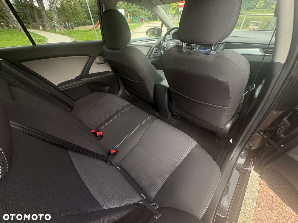 Toyota Avensis Touring Sports 1.8 Team Deutschland - 16
