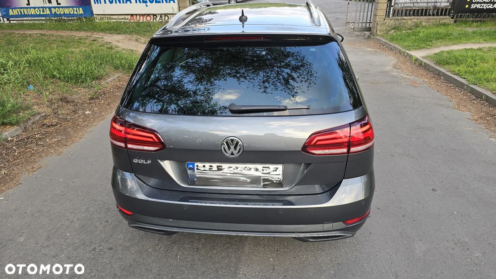 Volkswagen Golf - 8