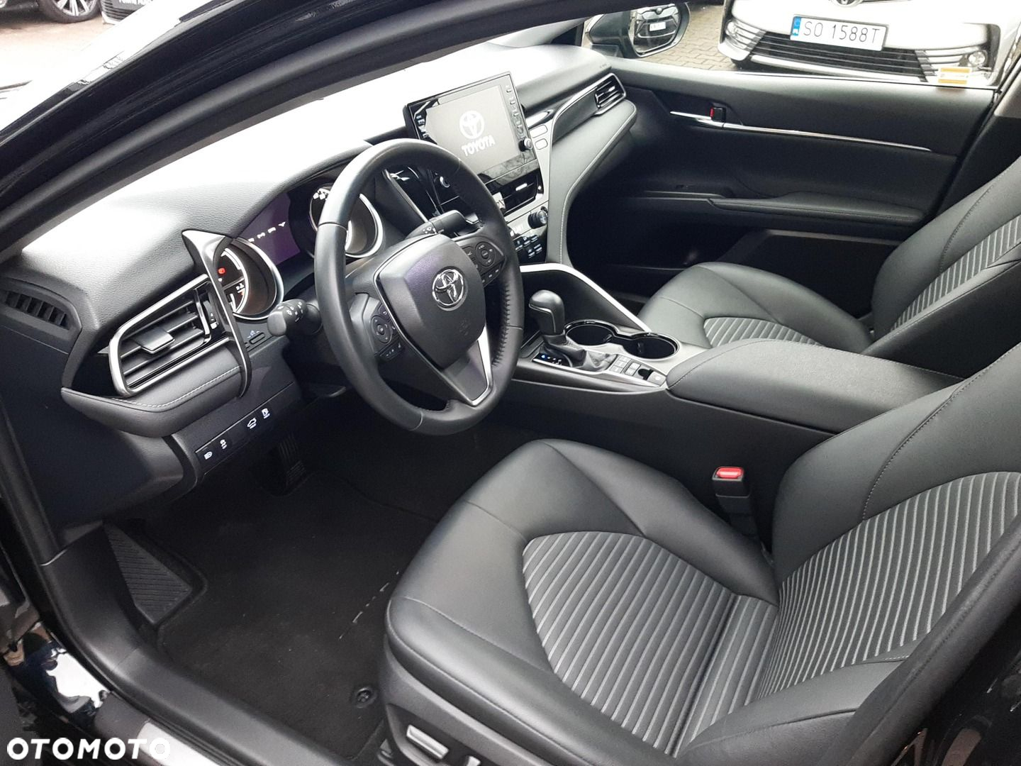 Toyota Camry - 13