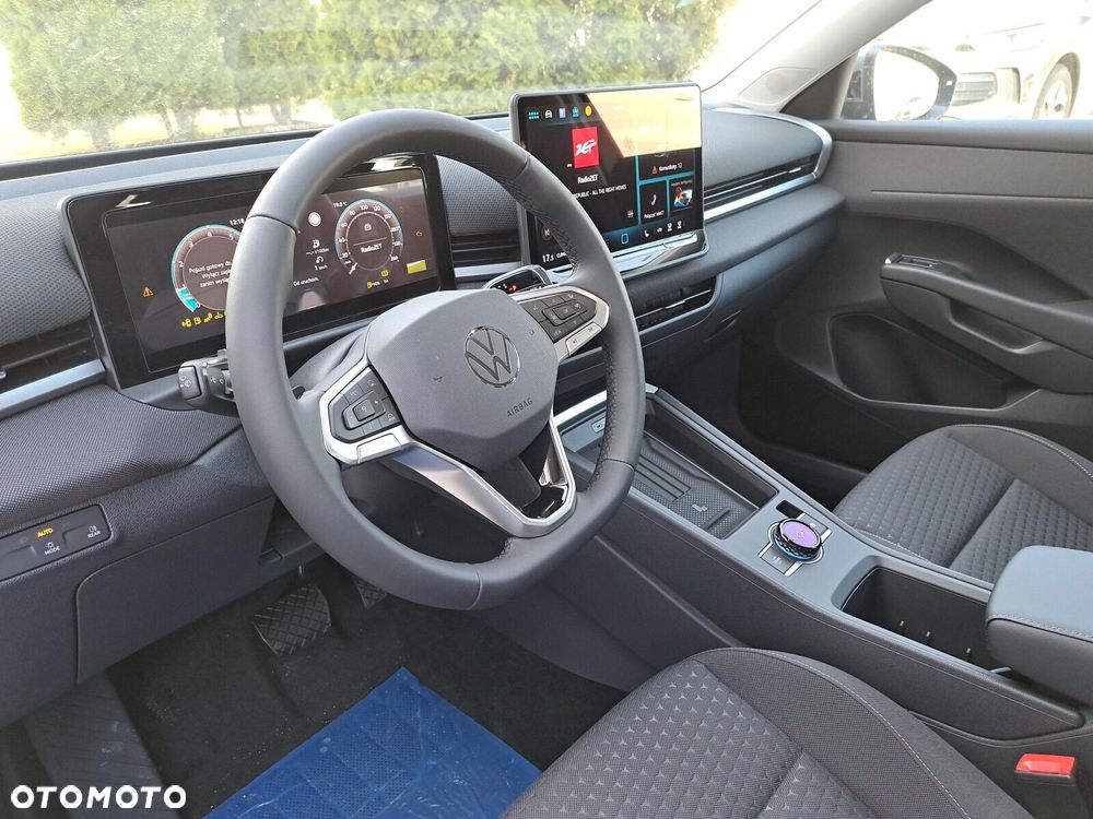 Volkswagen T-Roc - 10