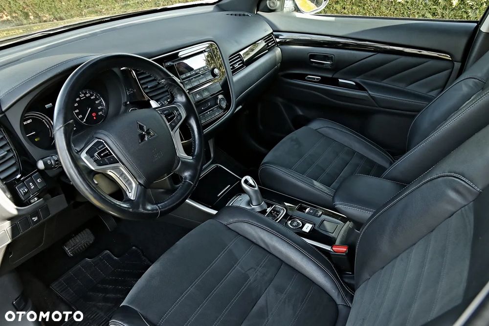 Mitsubishi Outlander - 21
