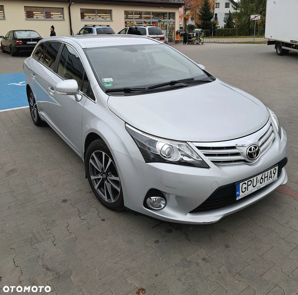 Toyota Avensis 2013 photo 3