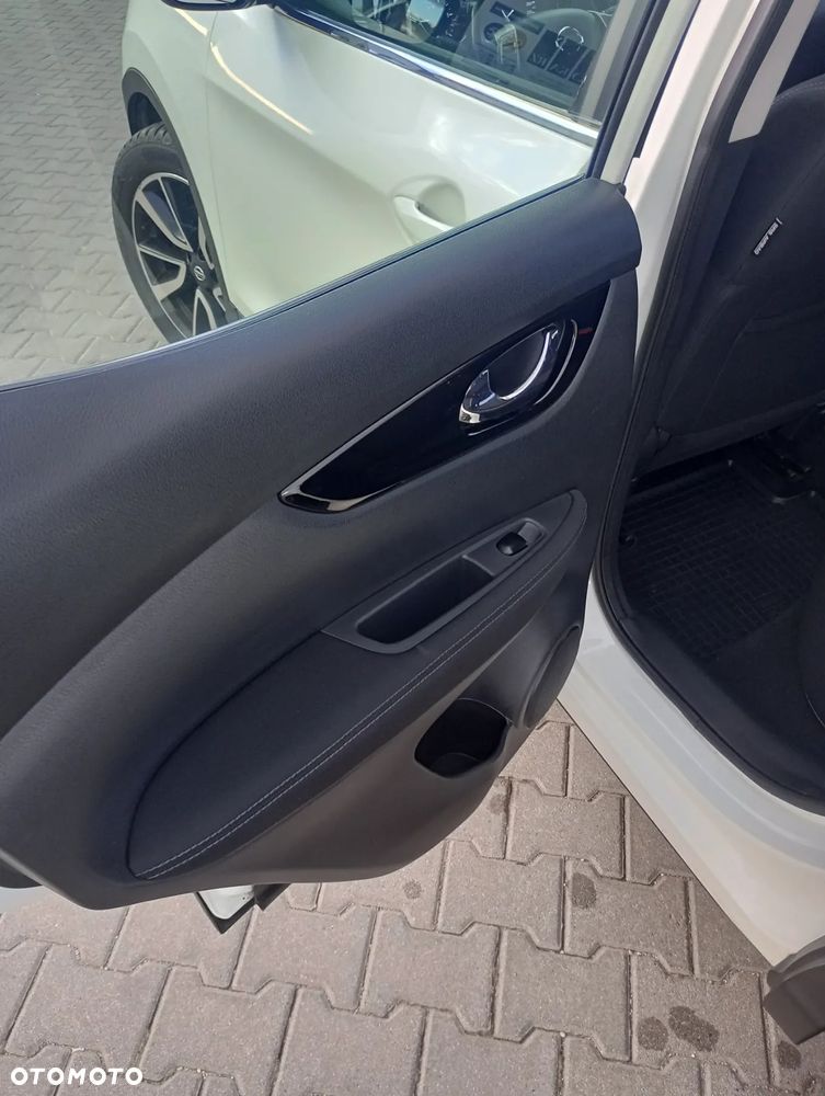Nissan Qashqai - 25