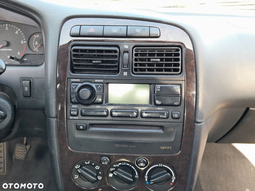 Radioodtwarzacz CD TOYOTA Avensis T22 97-02r. - 2