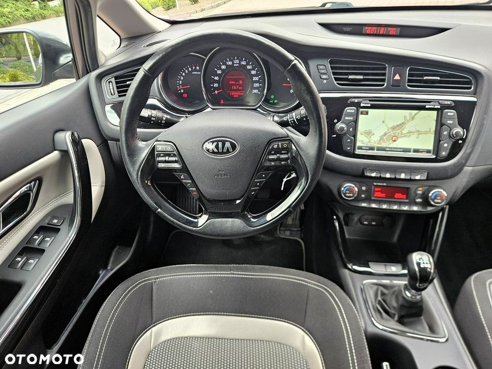 Kia Ceed 1.6 GDI ISG Dream-Team Edition - 26
