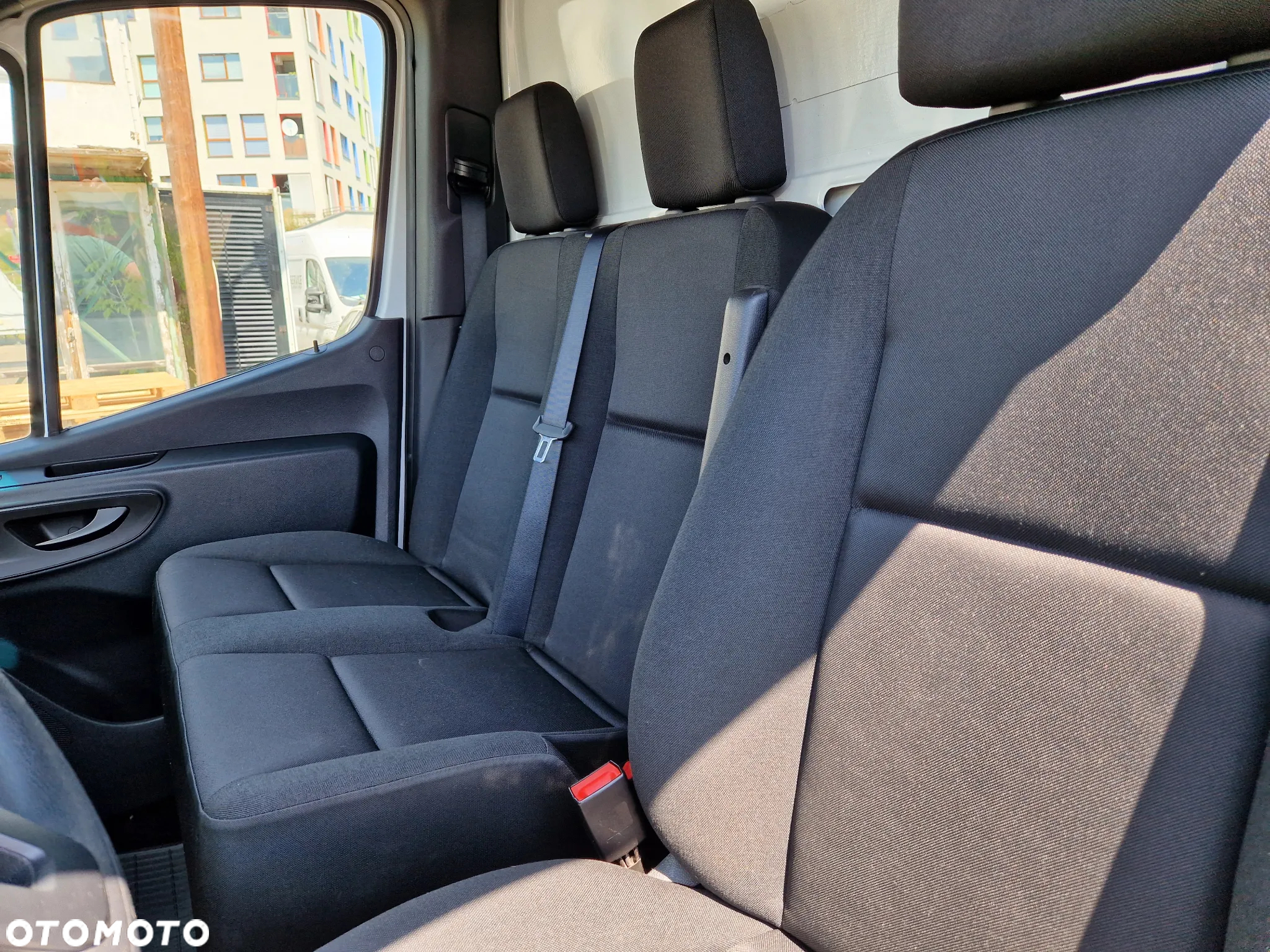 Mercedes-Benz Sprinter - 11