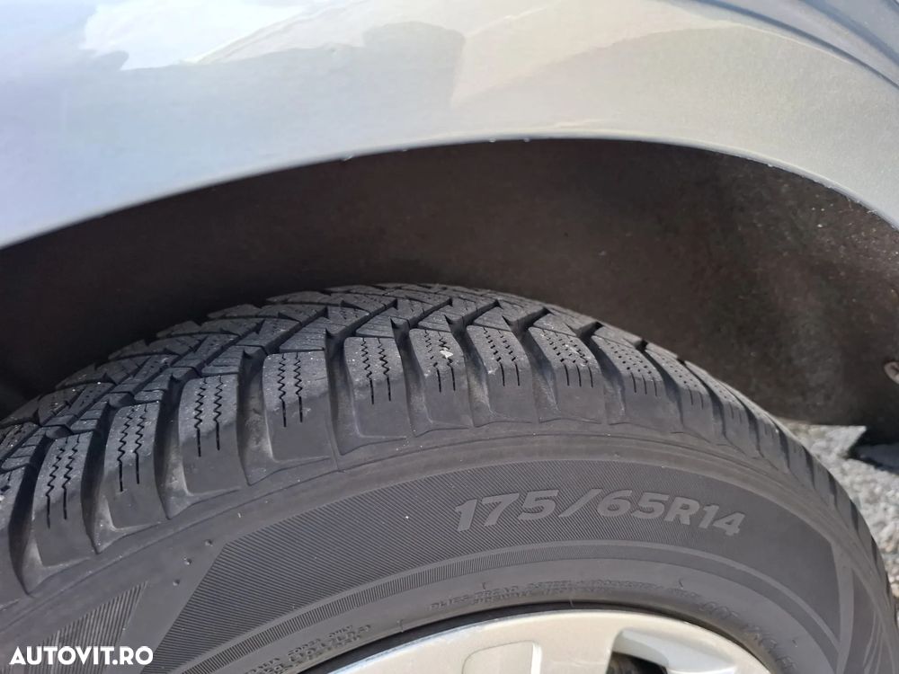 Ford Fiesta 1.3i Ambiente - 16