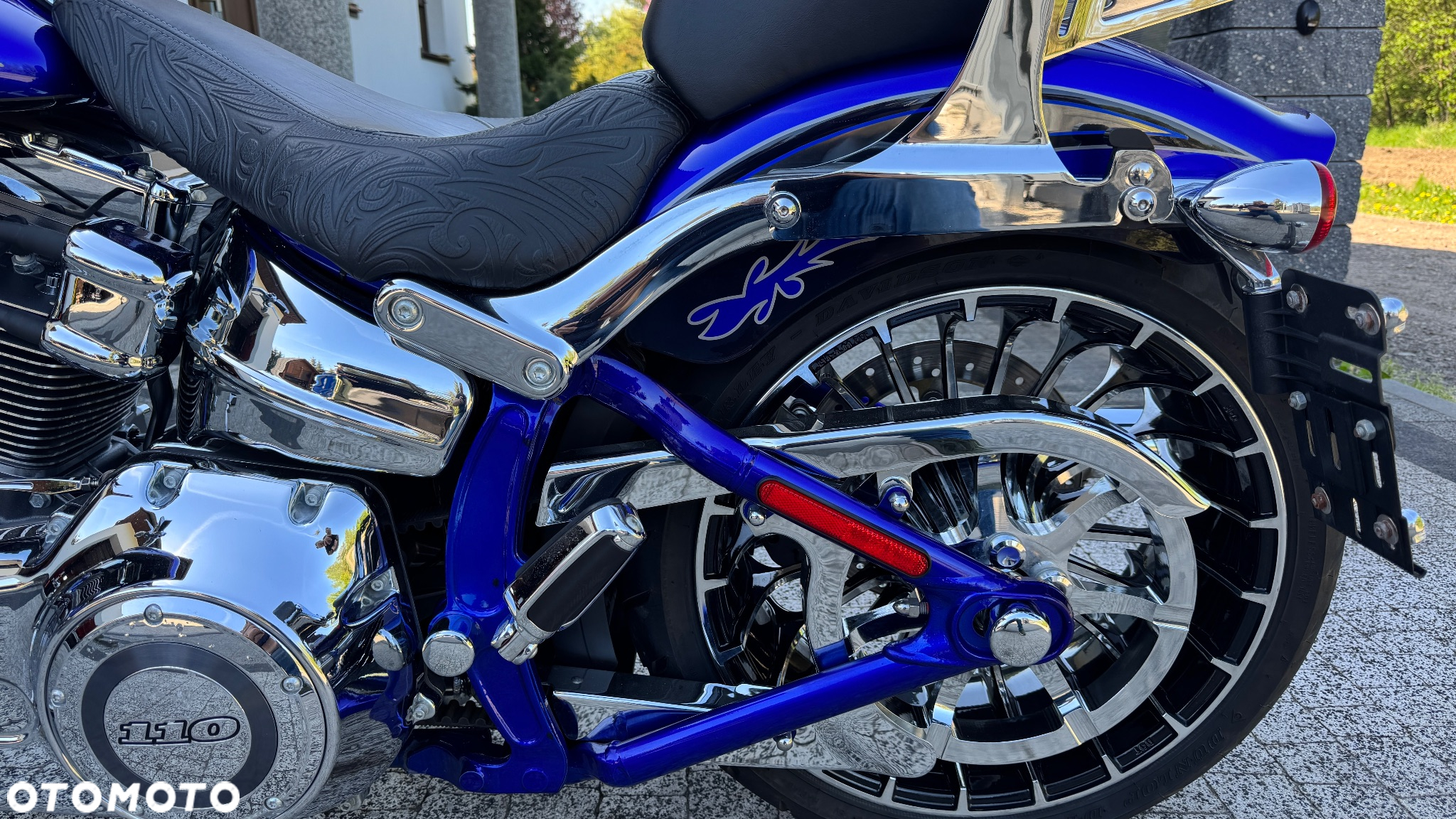 Harley-Davidson Softail Breakout - 39