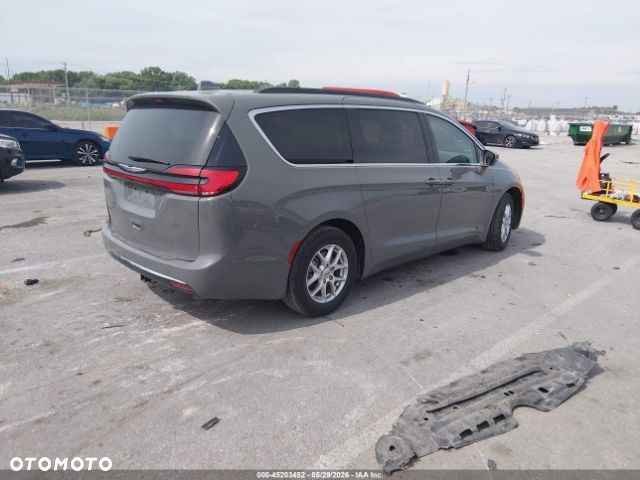 Chrysler Pacifica - 5