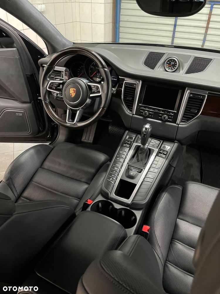Porsche Macan Turbo PDK - 30
