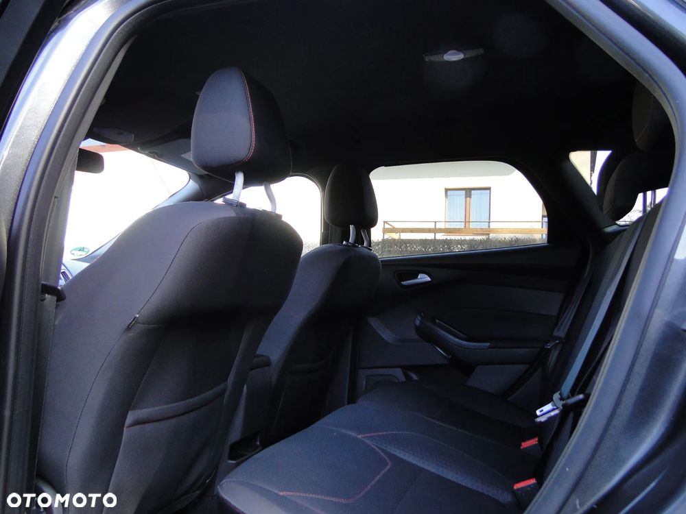 Ford Focus SW 1.5 EcoBoost S&S ST-LINE X - 16