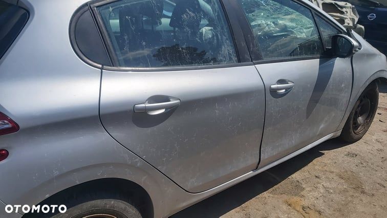 PEUGEOT 208 1,6 EHDI 92km rozrusznik - 3