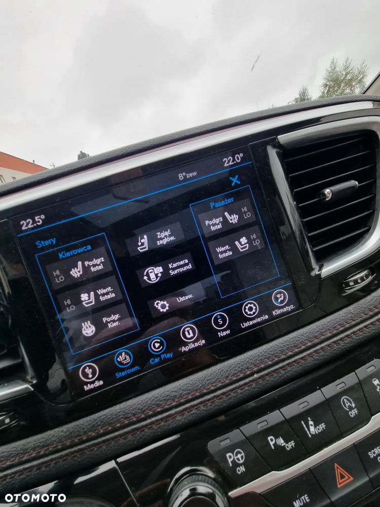 Chrysler Pacifica - 33