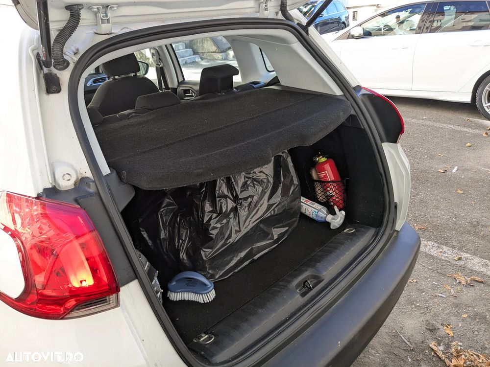 Peugeot 2008 - 11