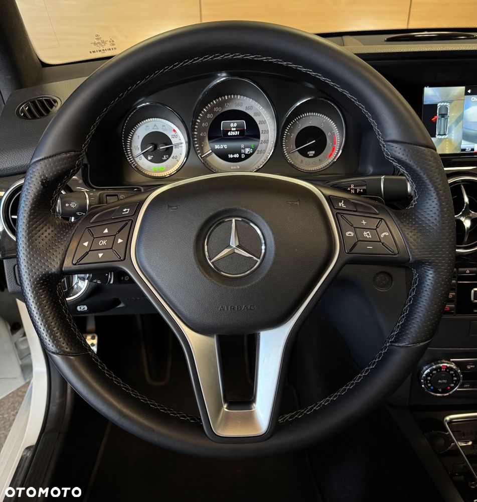 Mercedes-Benz GLK 350 4-Matic - 10