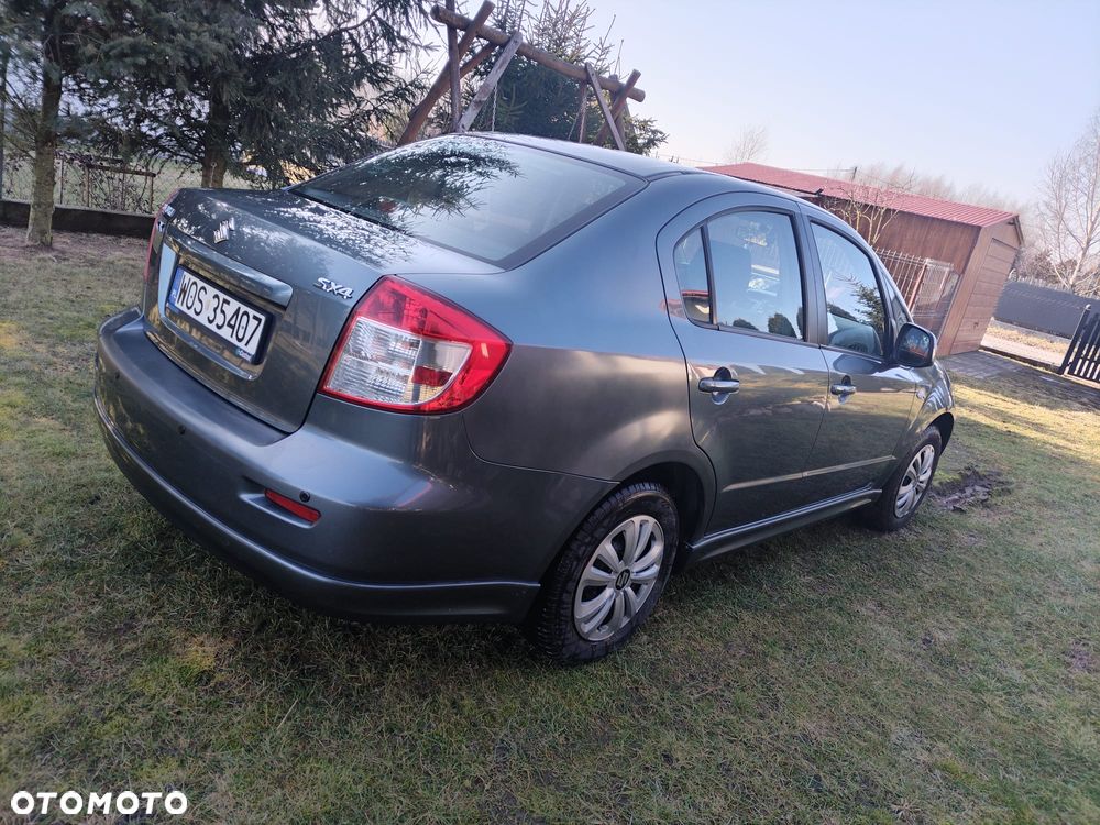 Suzuki SX4 1.6 GS / Premium - 3