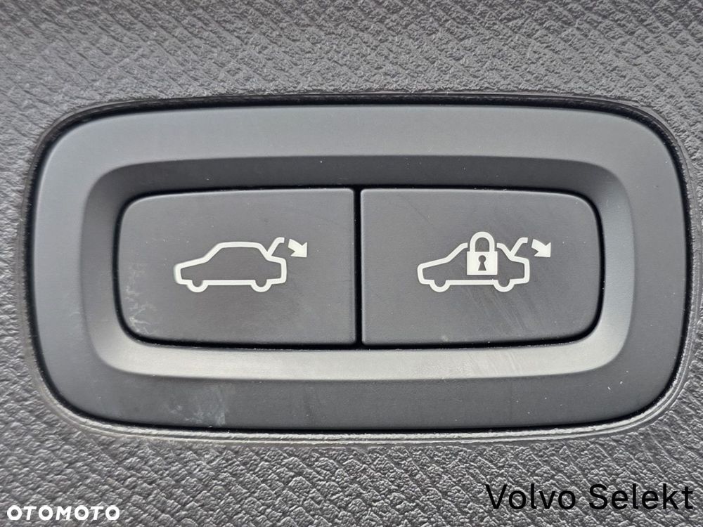 Volvo XC 90 - 20