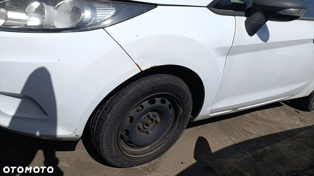 35455 ford fiesta mk7 1.4 tdci na części lakier H9 - 10