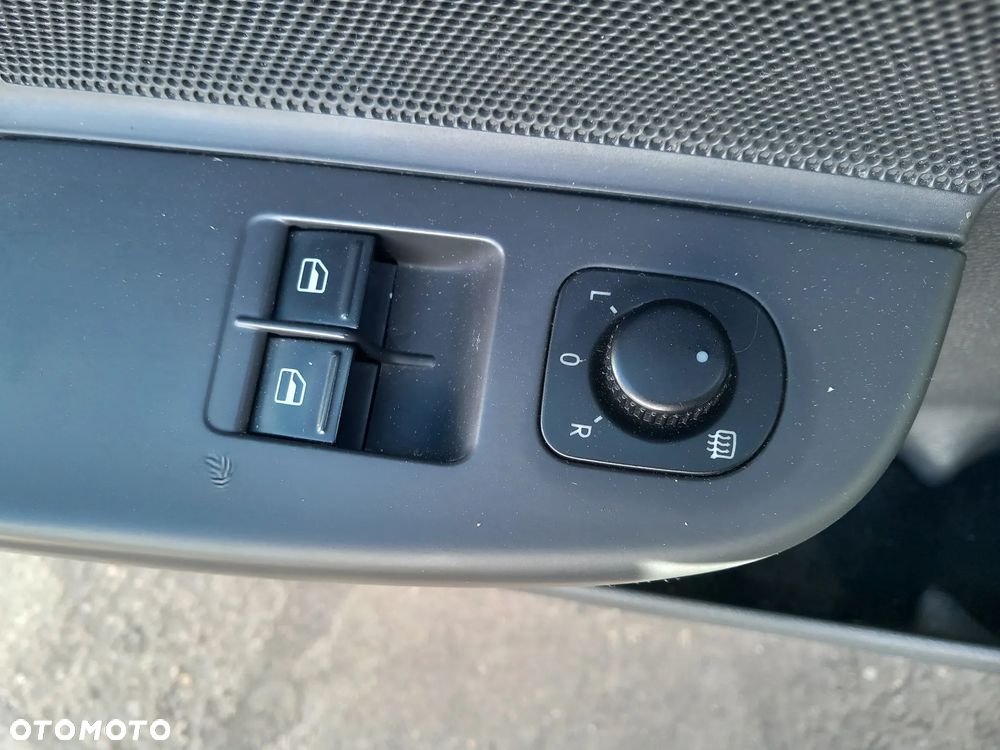 Volkswagen Golf 1.9 TDI DSG GT Sport - 23