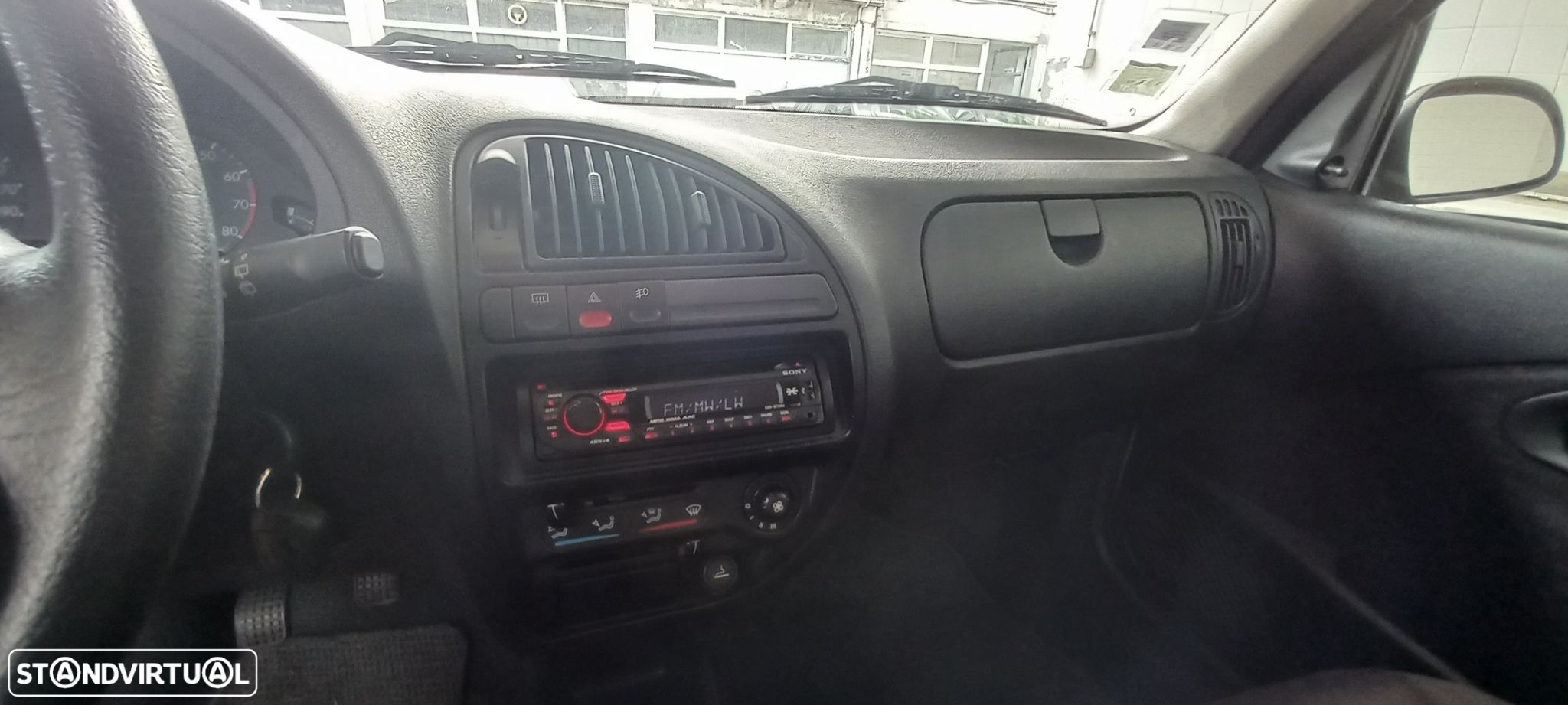 Citroën Saxo 1.1i SX - 10